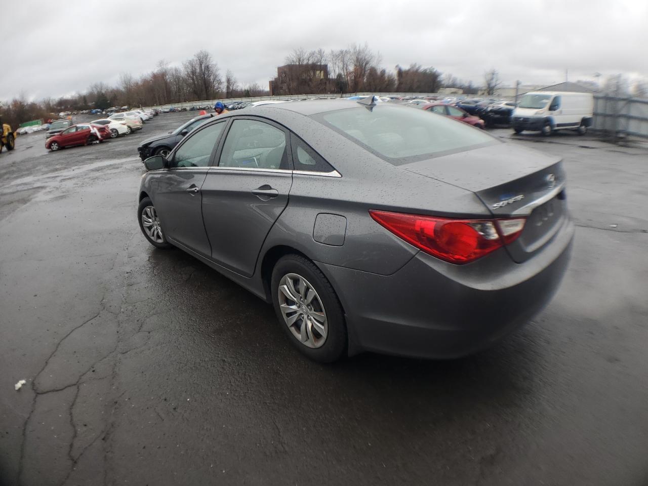 2013 Hyundai Sonata - Image 2