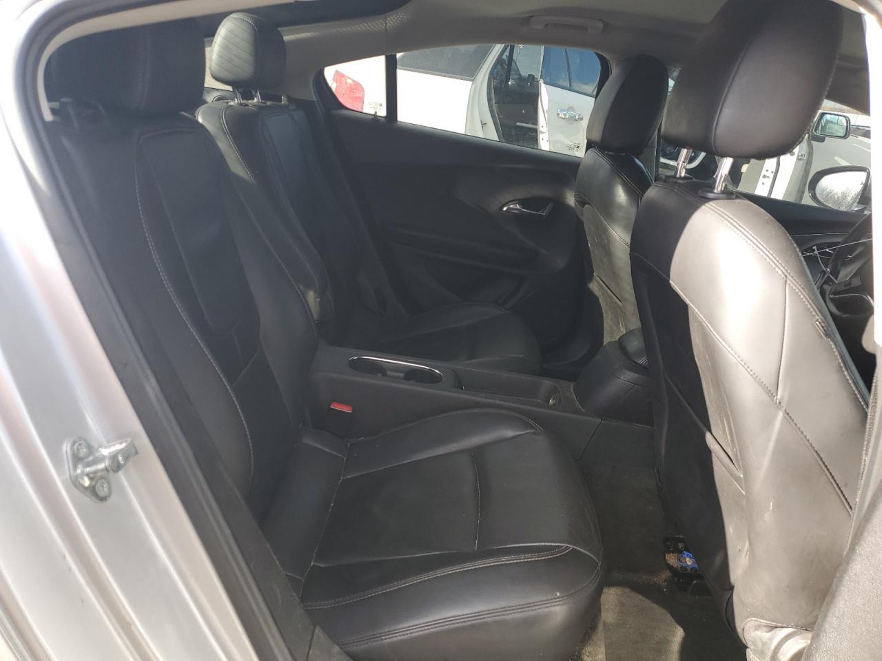 2011 Chevrolet Volt - Image 10