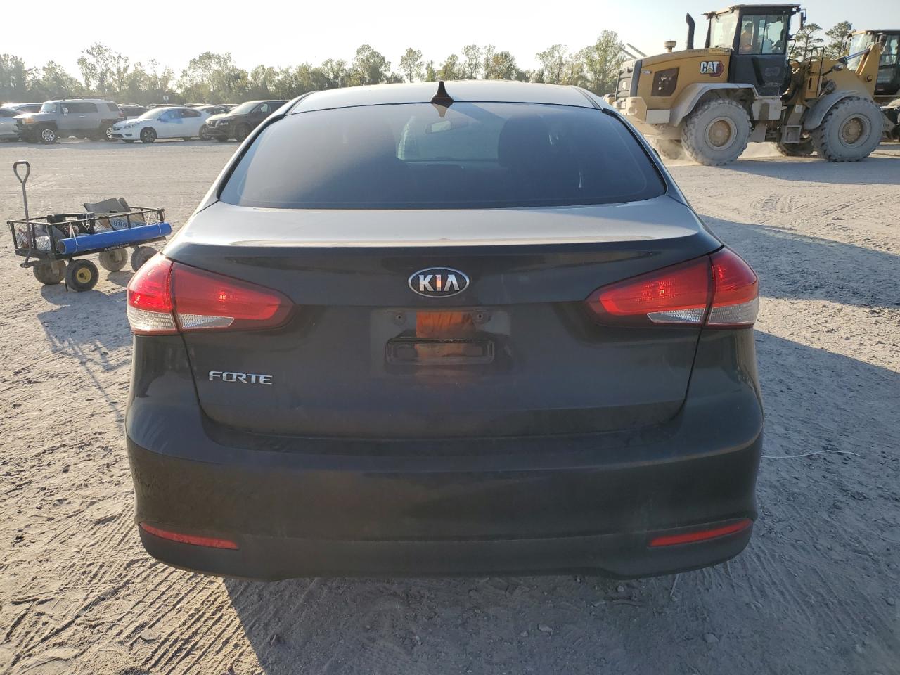 2018 Kia Forte Lx VIN: 3KPFK4A75JE209525 Lot: 82855224