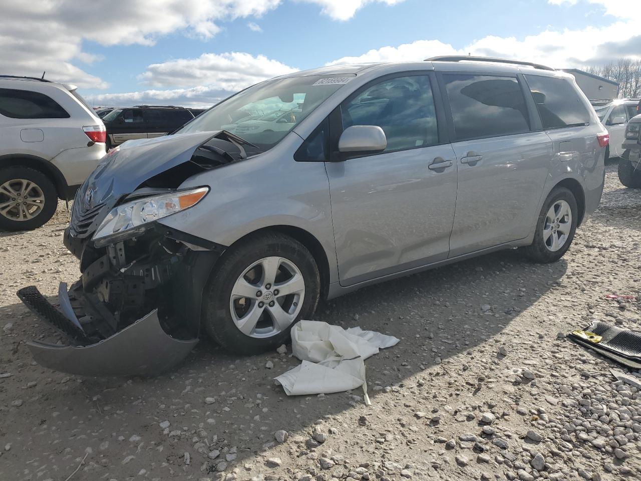 2015 Toyota Sienna - Image 1