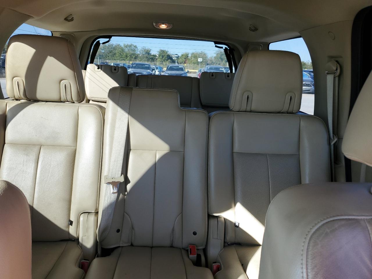 2017 Ford Expedition - Image 10