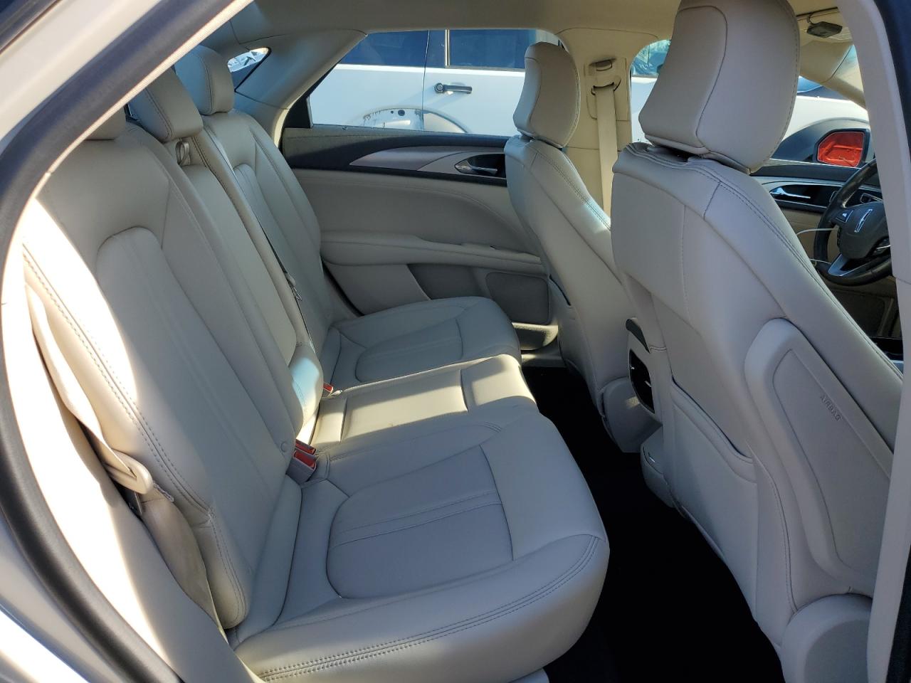2020 Lincoln MKZ - Image 10
