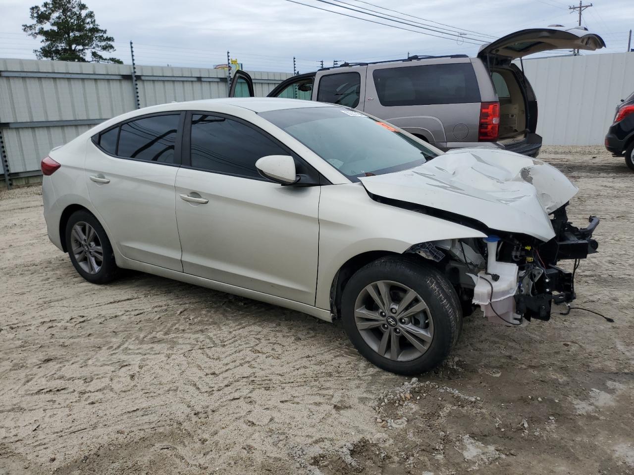 2018 Hyundai Elantra - Image 4