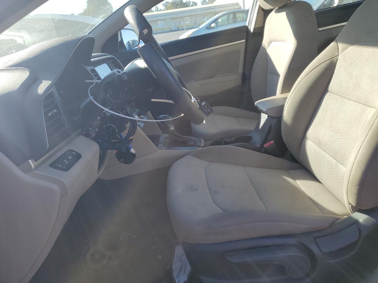 2019 Hyundai Elantra - Image 7