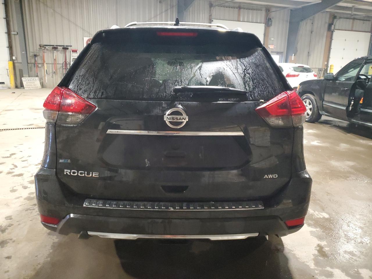 2017 Nissan Rogue - Image 6