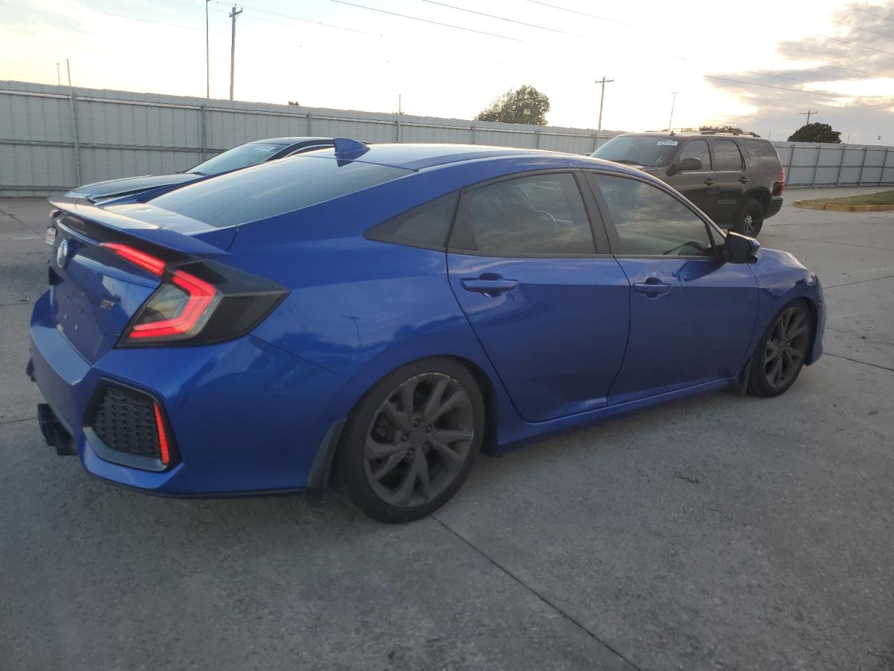 VIN 2HGFC1E57KH704367 2019 HONDA CIVIC no.3