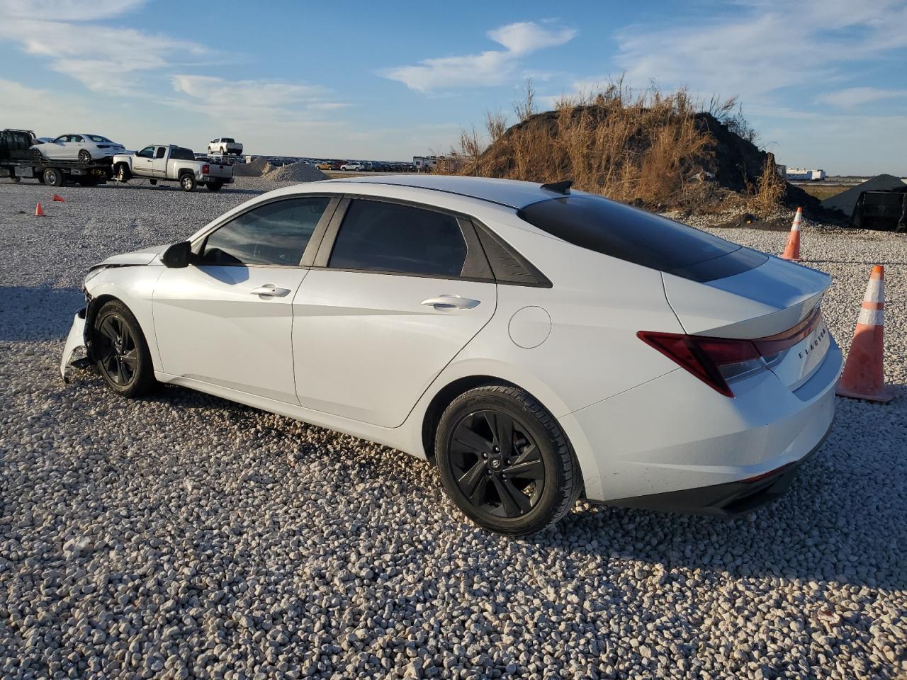 2021 Hyundai Elantra - Image 2