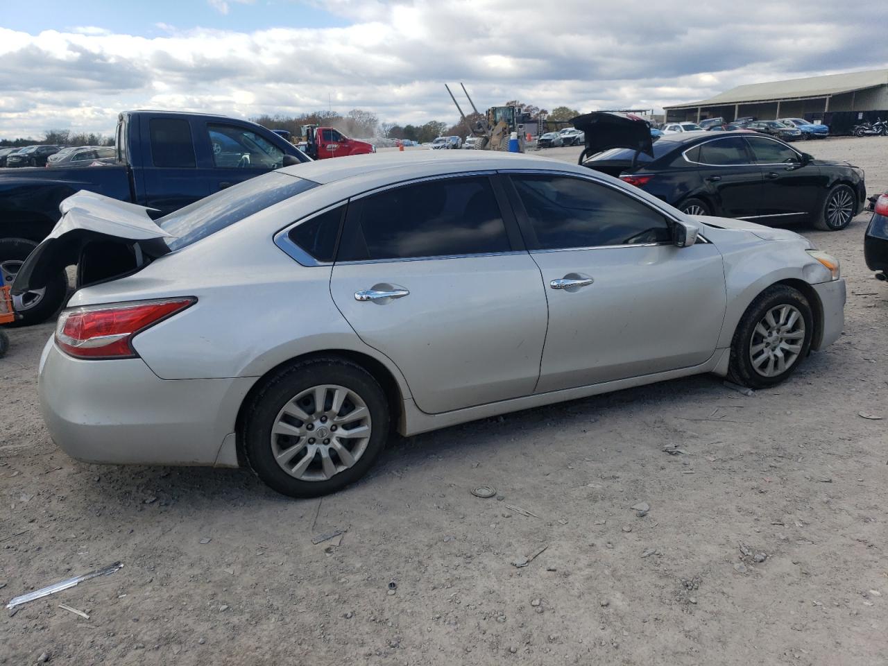 2015 Nissan Altima - Image 3