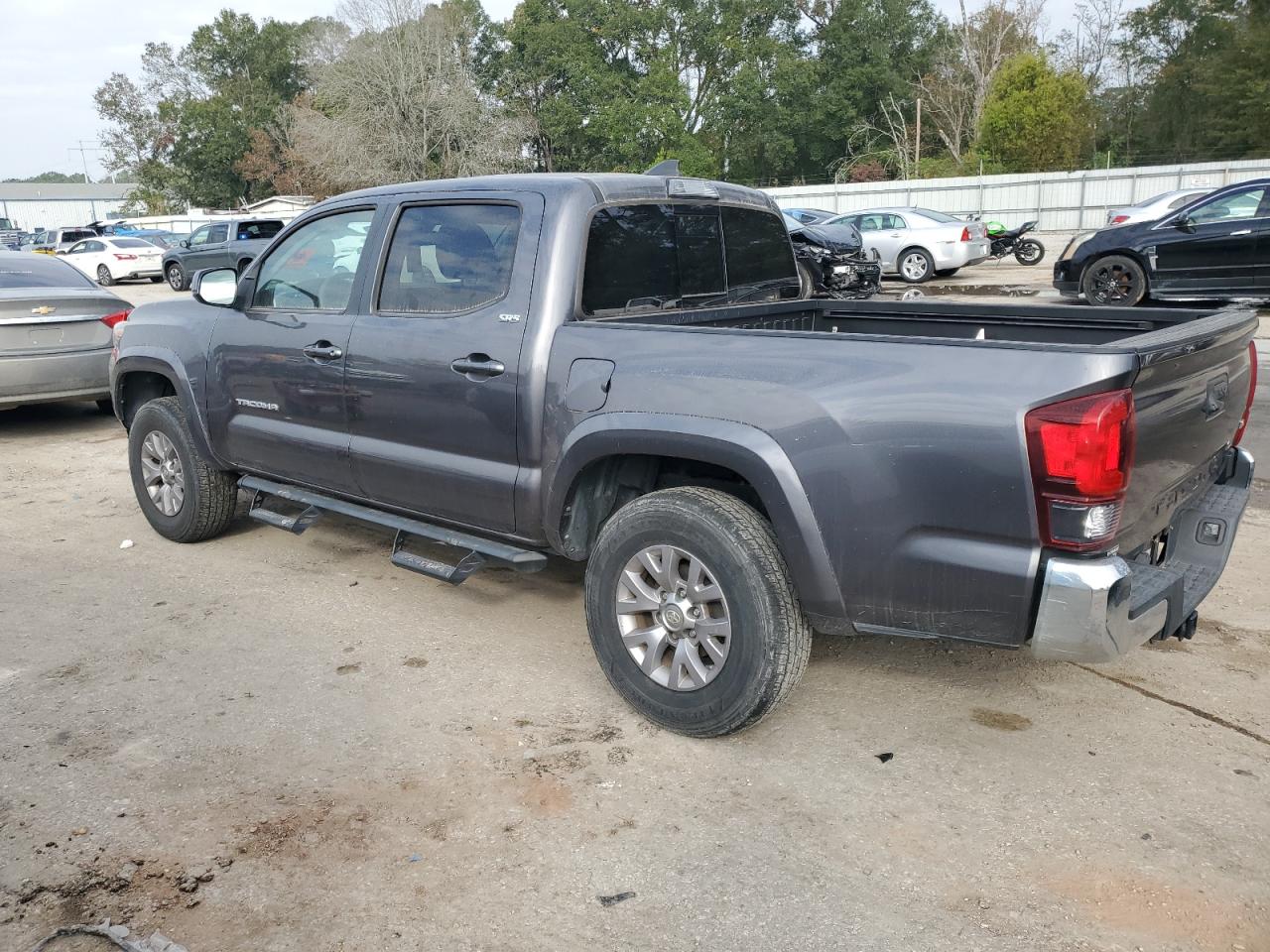 VIN 5TFAZ5CN5JX059665 2018 TOYOTA TACOMA no.2