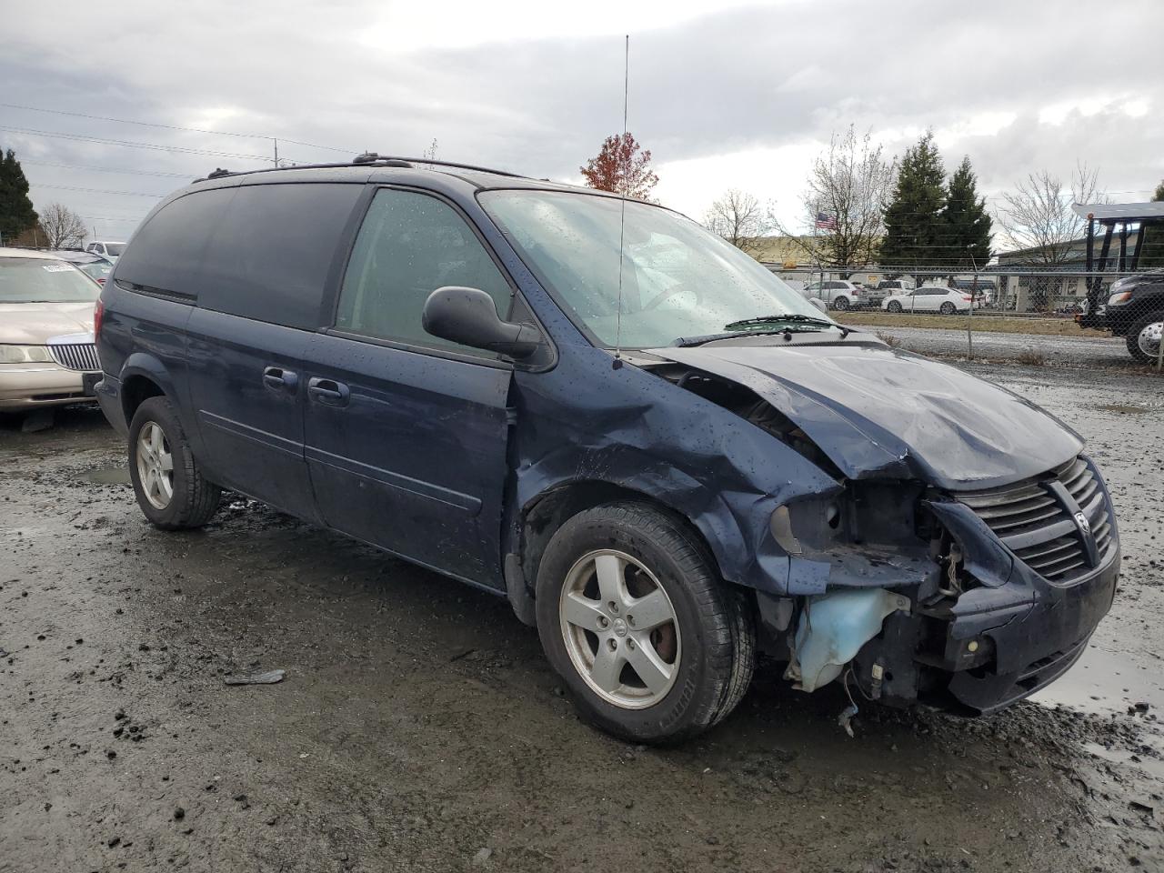 2005 Dodge Caravan - Image 4