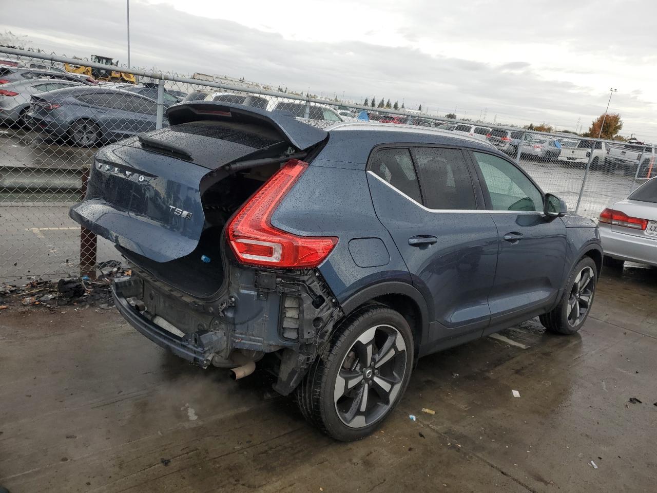 VIN YV4162UL2K2104920 2019 VOLVO XC40 no.3