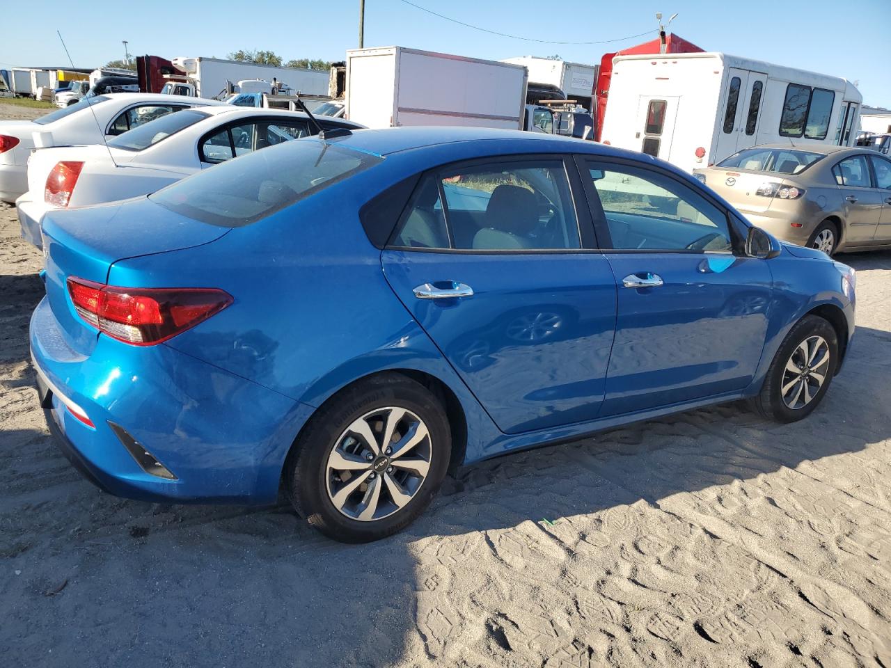 2023 Kia Rio - Image 3