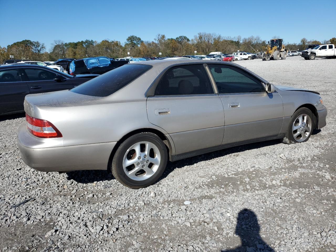 2001 Lexus ES - Image 3