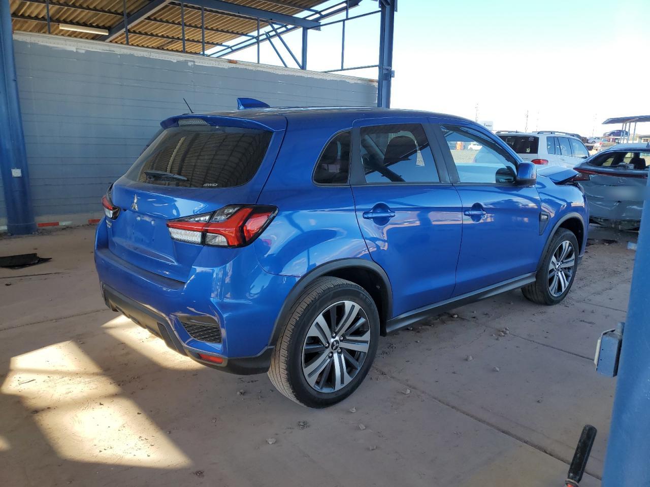 2020 Mitsubishi Outlander - Image 3