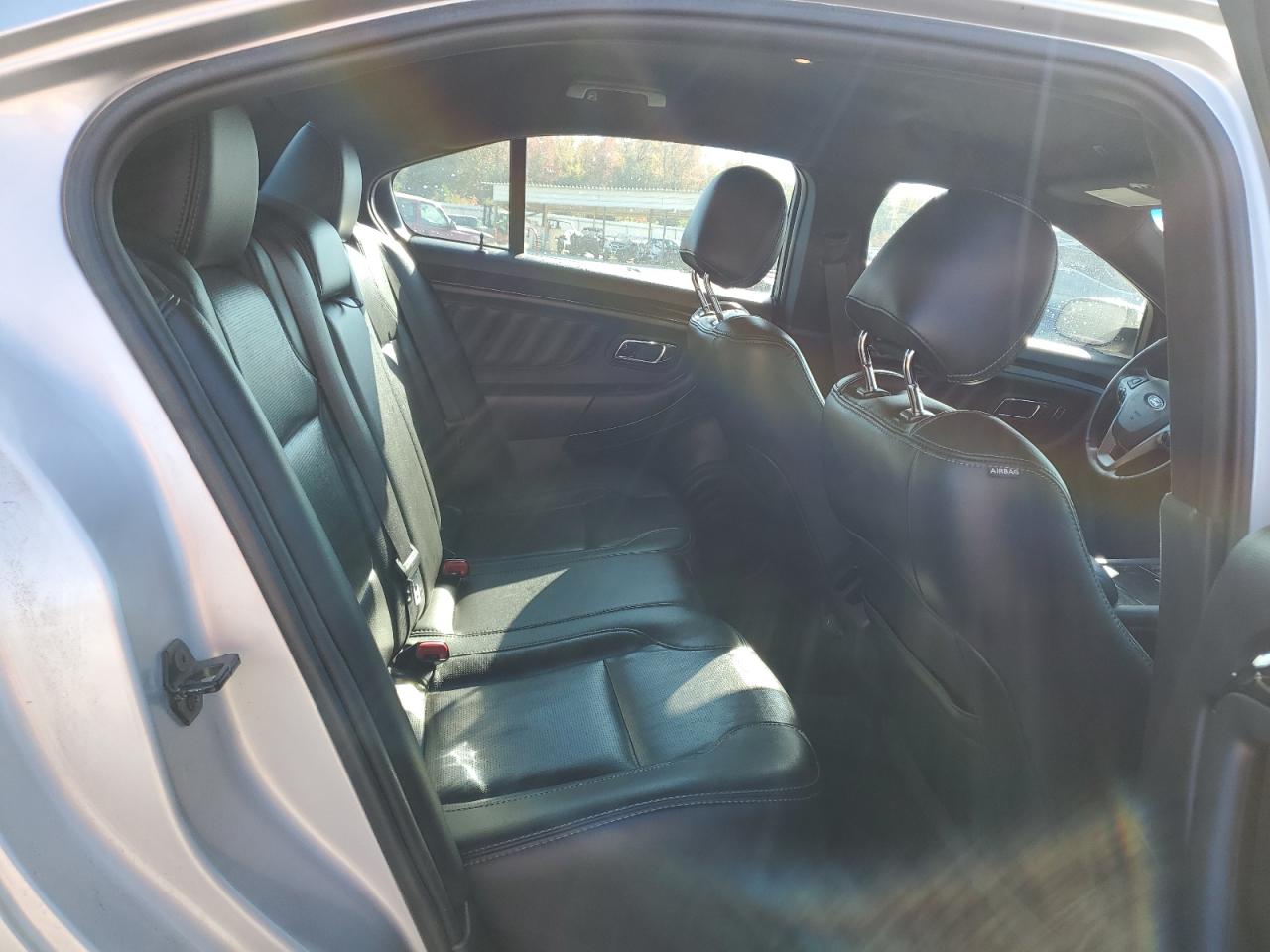 2013 Ford Taurus - Image 10