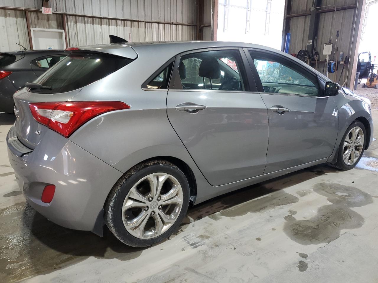 2014 Hyundai Elantra - Image 3