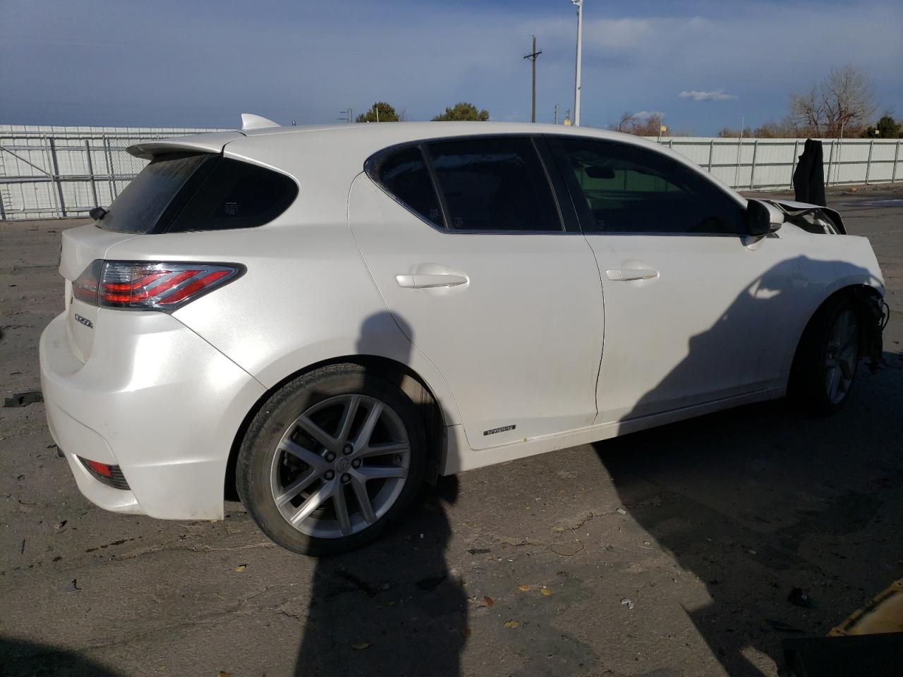 VIN JTHKD5BH7F2220308 2015 LEXUS CT no.3