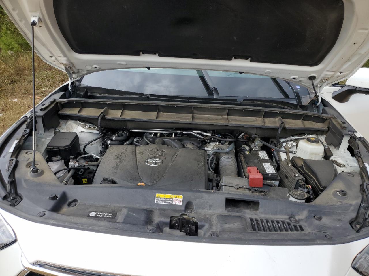 2021 Toyota Highlander - Image 12