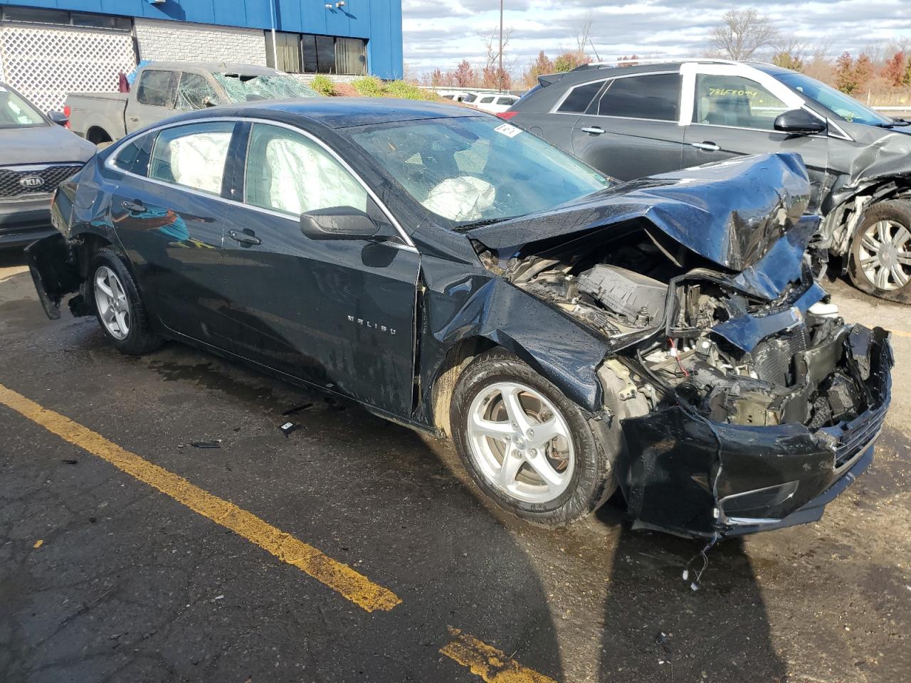 VIN 1G1ZB5ST9JF277873 2018 CHEVROLET MALIBU no.4