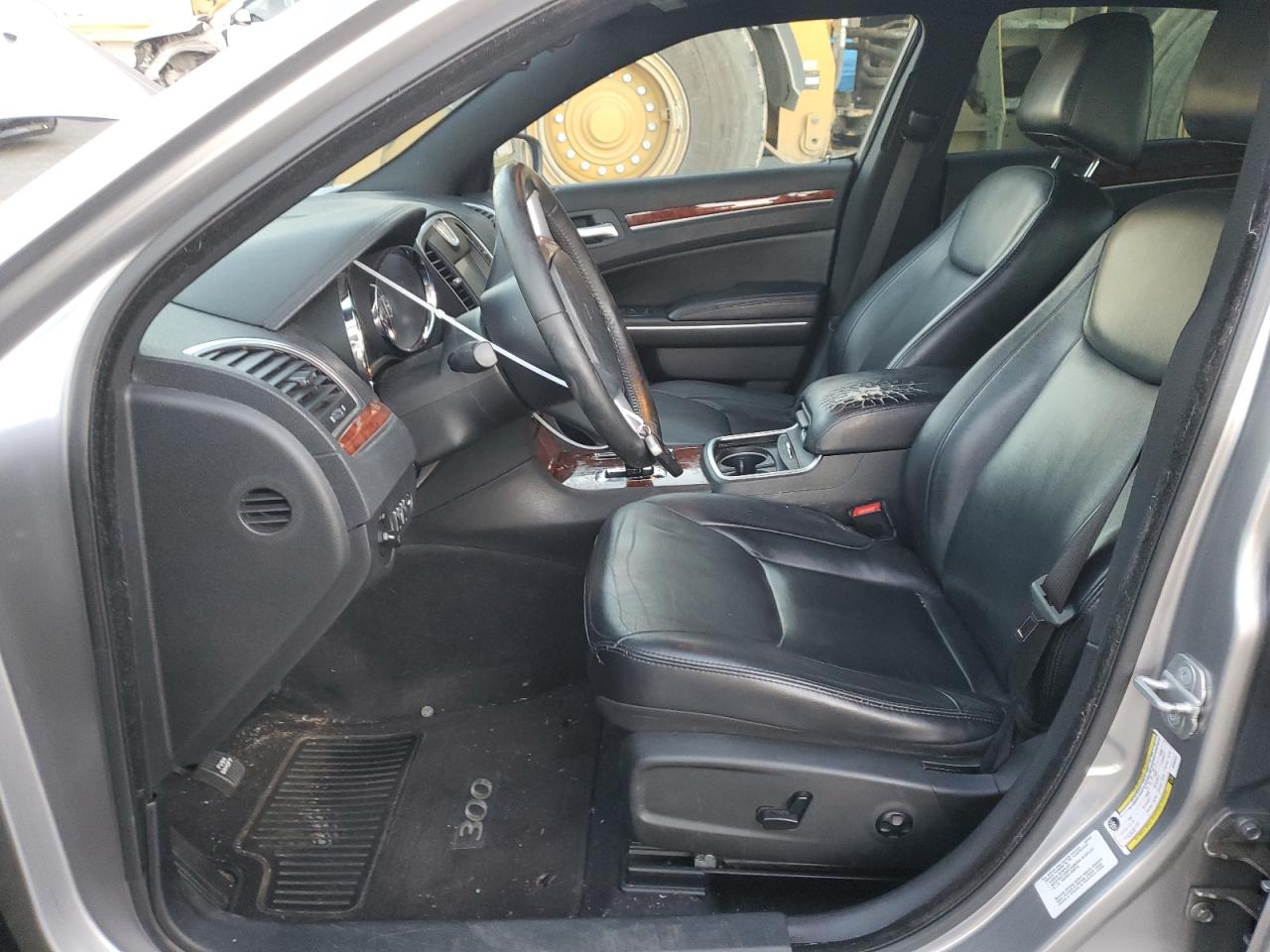 2013 Chrysler 300 - Image 7