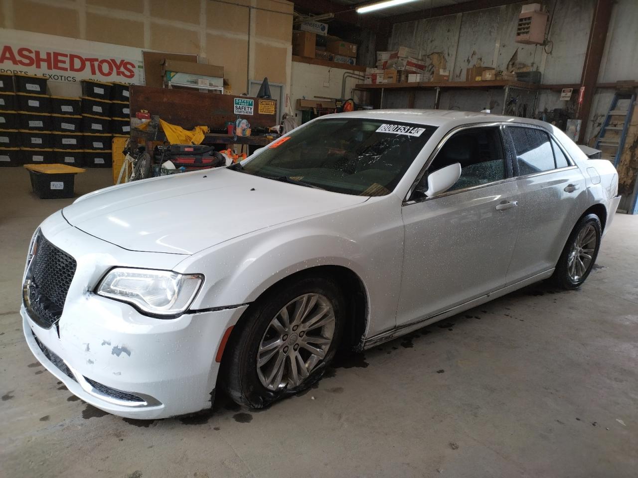 VIN 2C3CCAAG9HH529867 2017 CHRYSLER 300 no.1