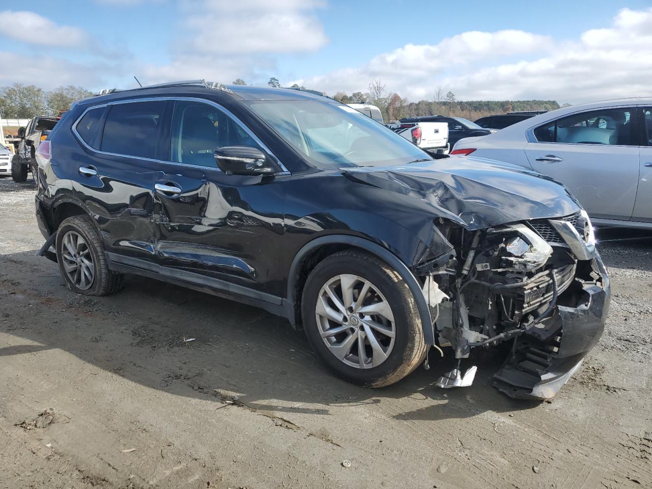 2015 Nissan Rogue - Image 4