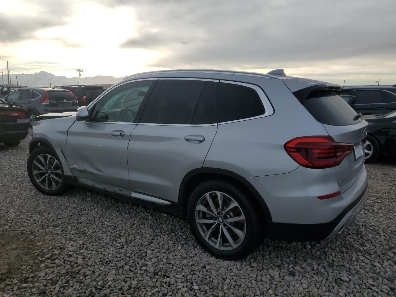 VIN 5UXTR9C50KLP92097 2019 BMW X3 no.2