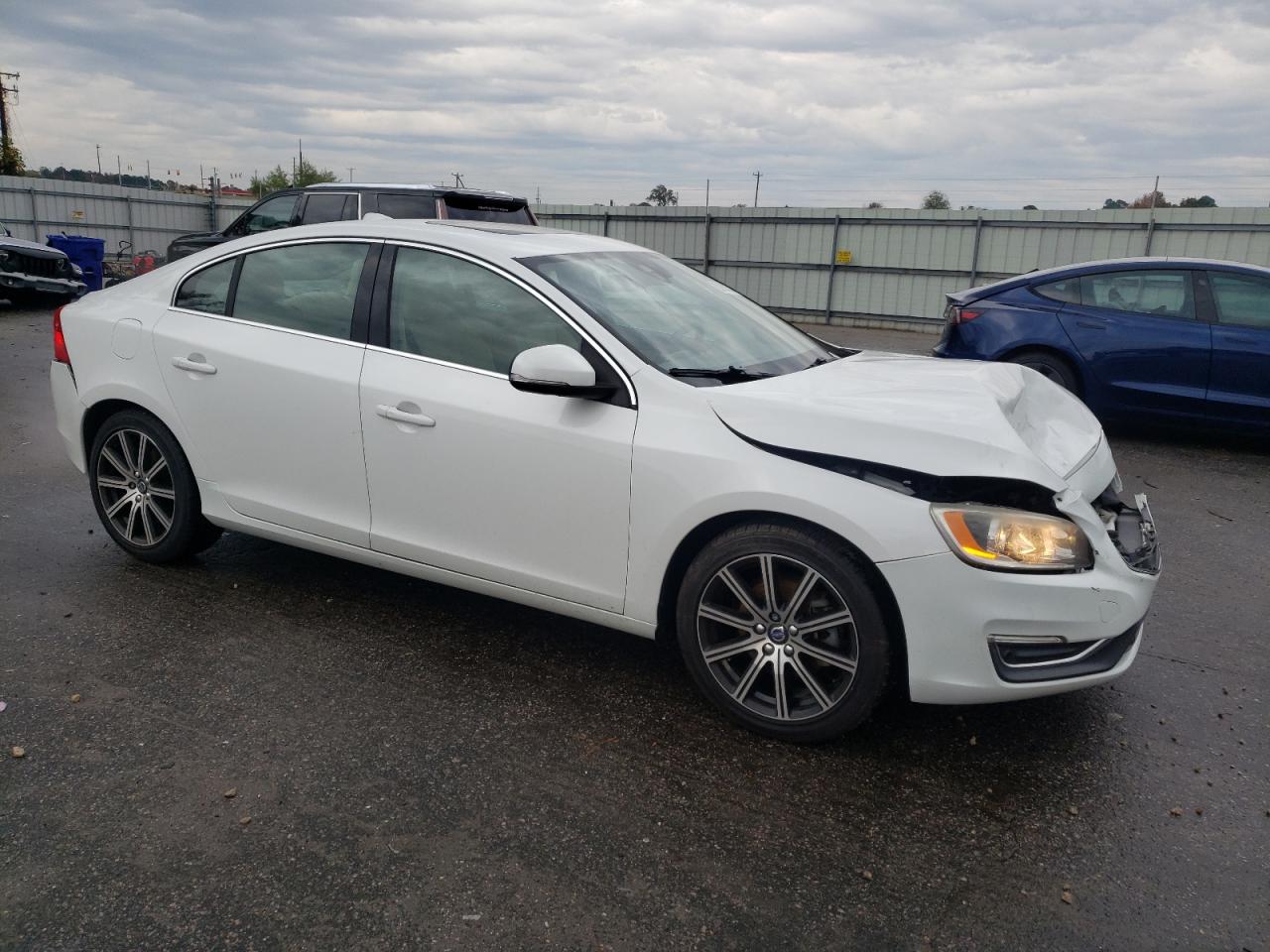 2016 Volvo S60 - Image 4