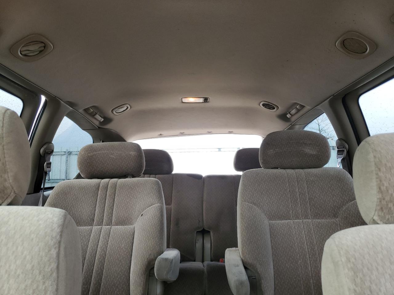 2003 Toyota Sienna - Image 10