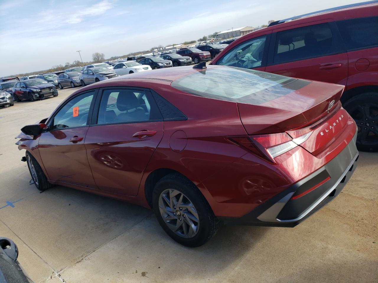 2024 Hyundai Elantra - Image 2