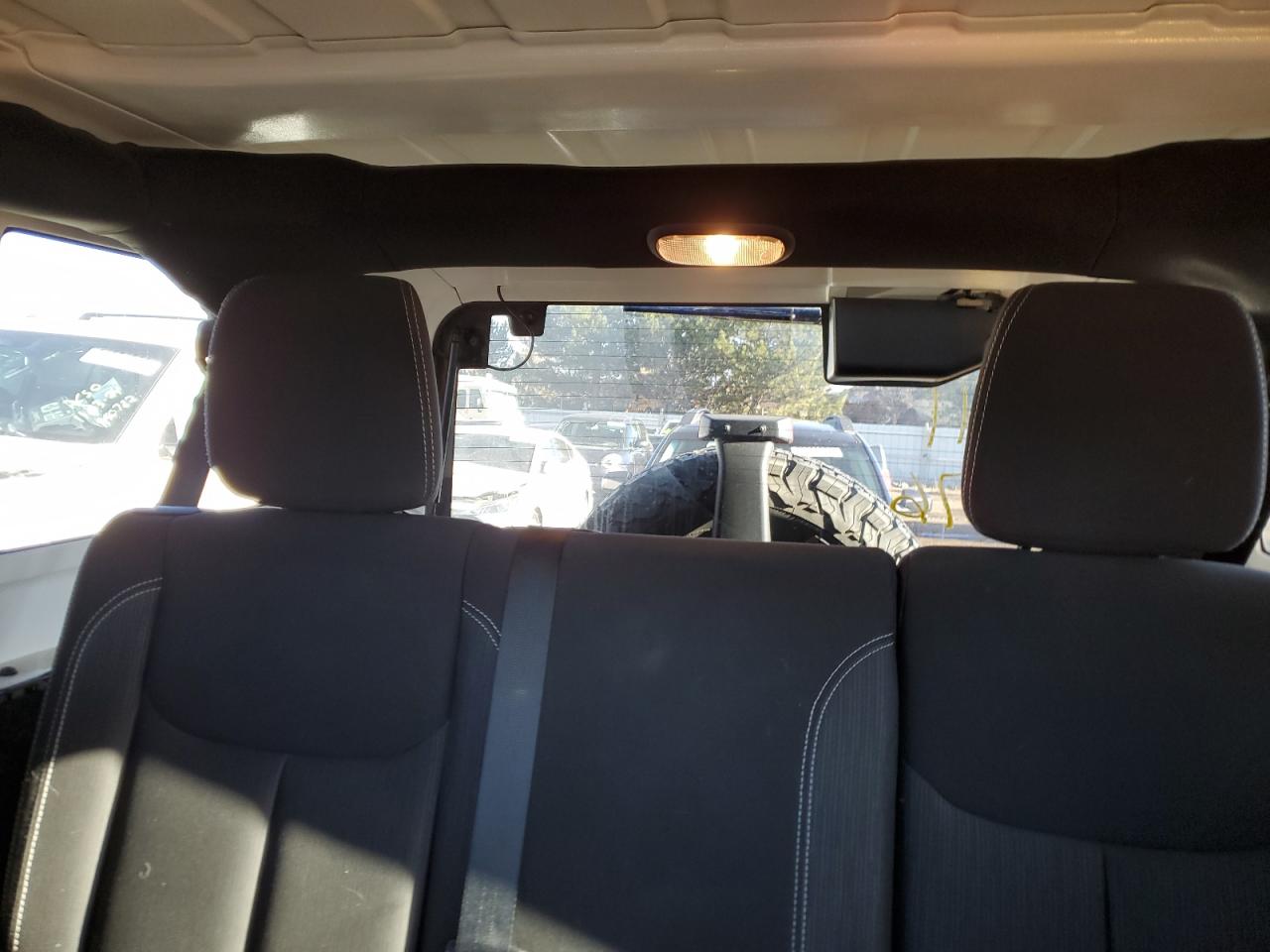 2015 Jeep Wrangler - Image 10