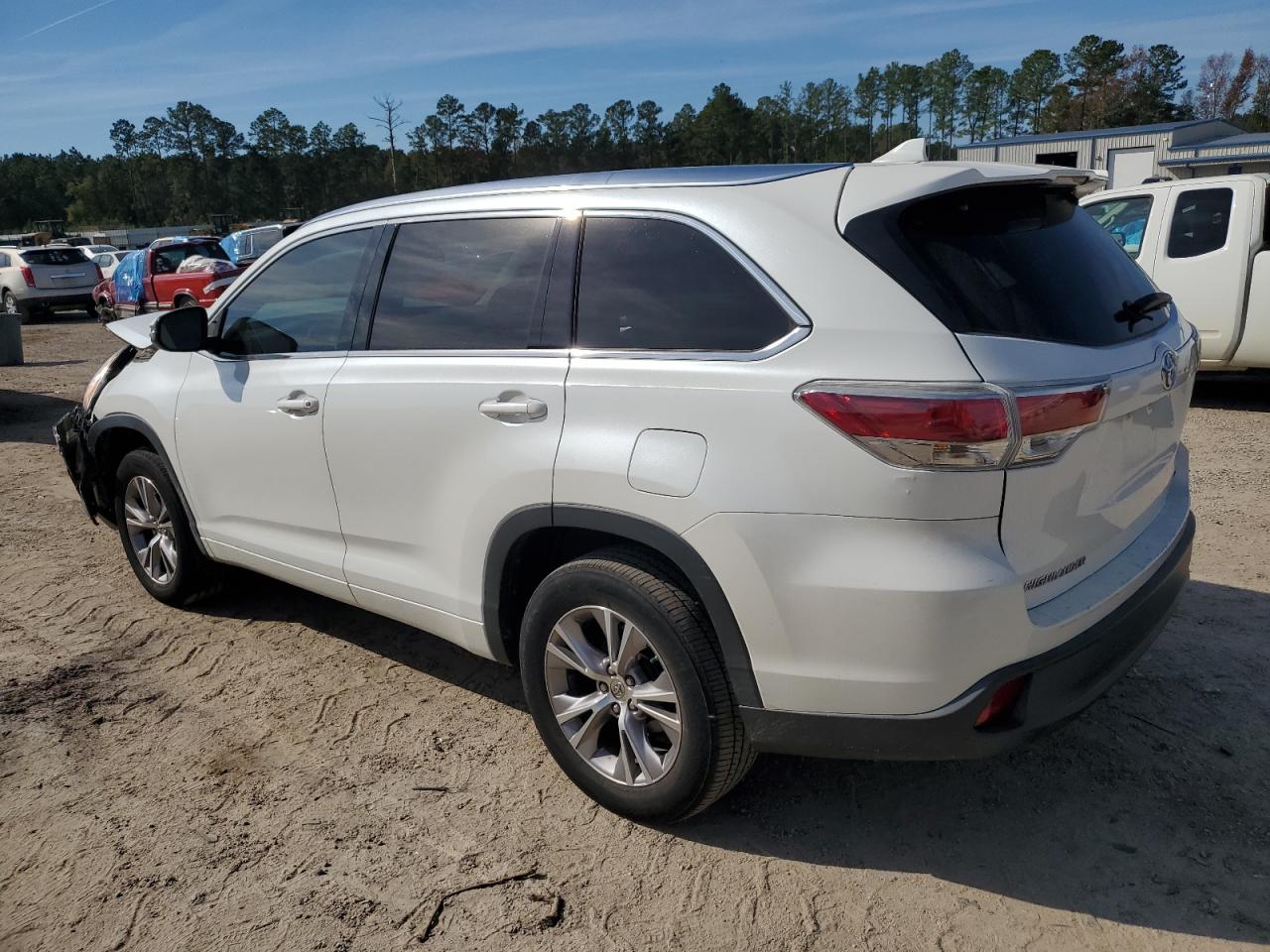 VIN 5TDKKRFHXFS098352 2015 TOYOTA HIGHLANDER no.2