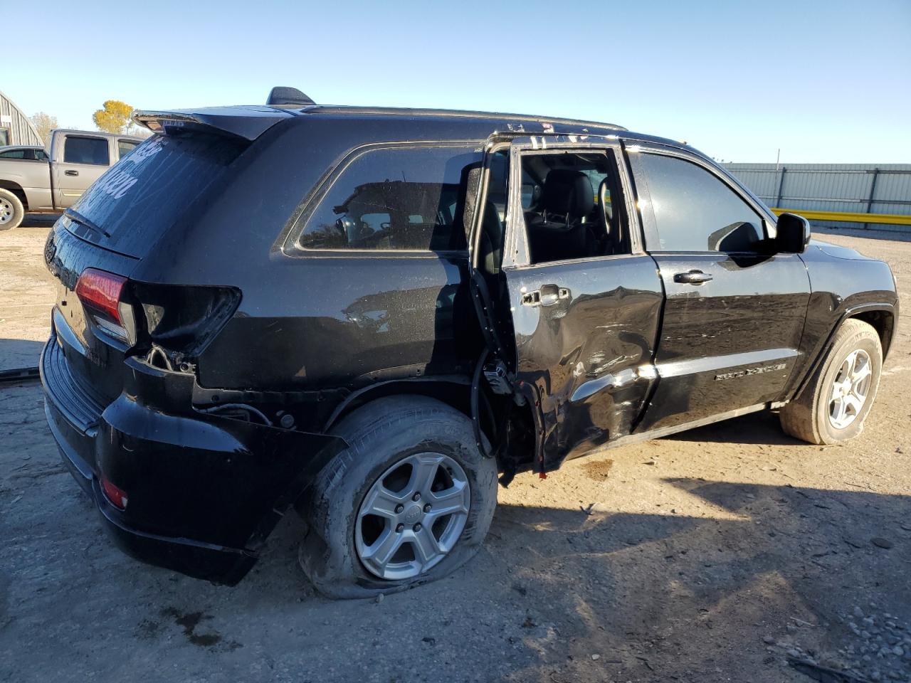 2019 Jeep Grand Cherokee - Image 3