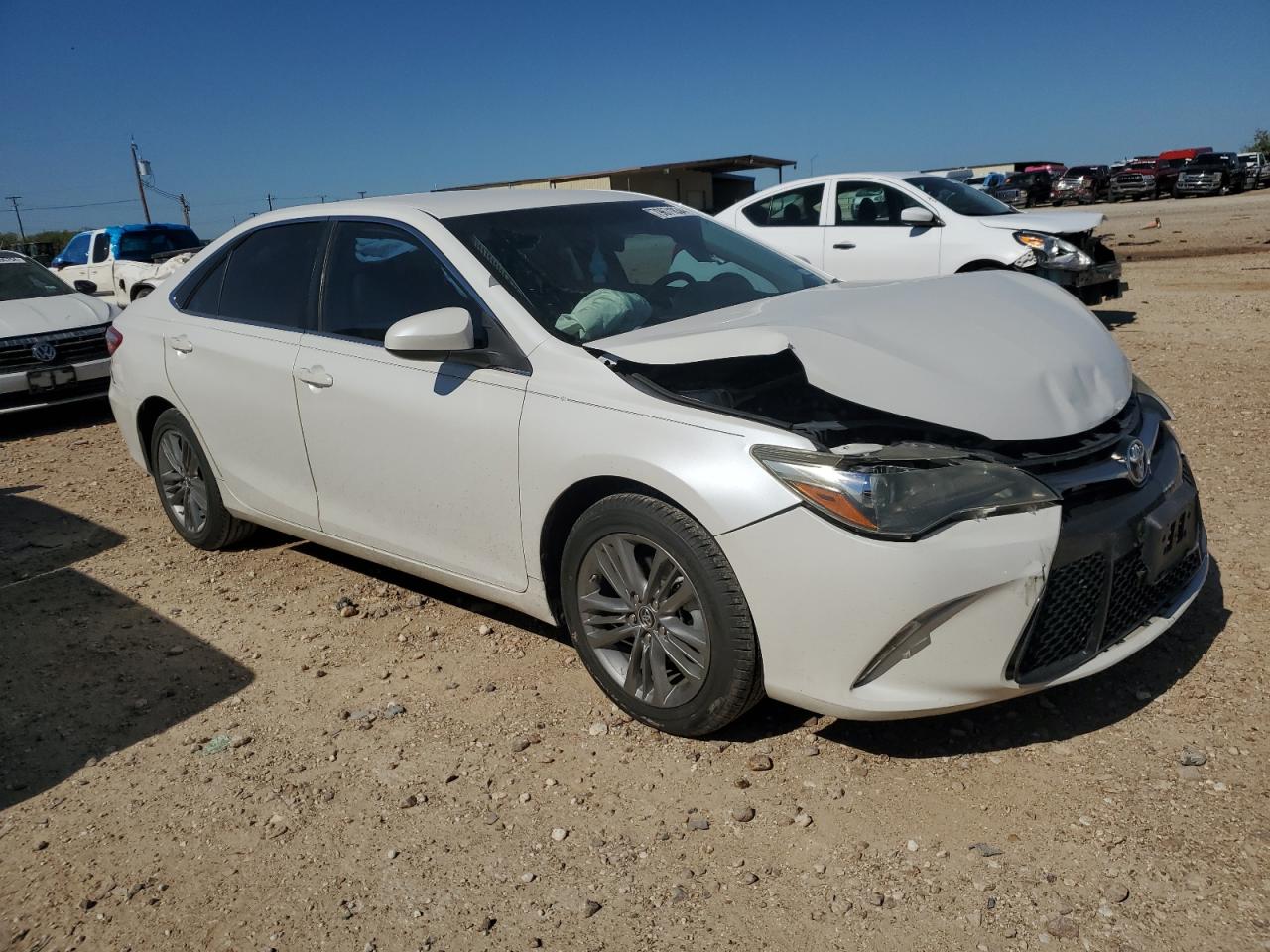 VIN 4T1BF1FK6GU152868 2016 TOYOTA CAMRY no.4