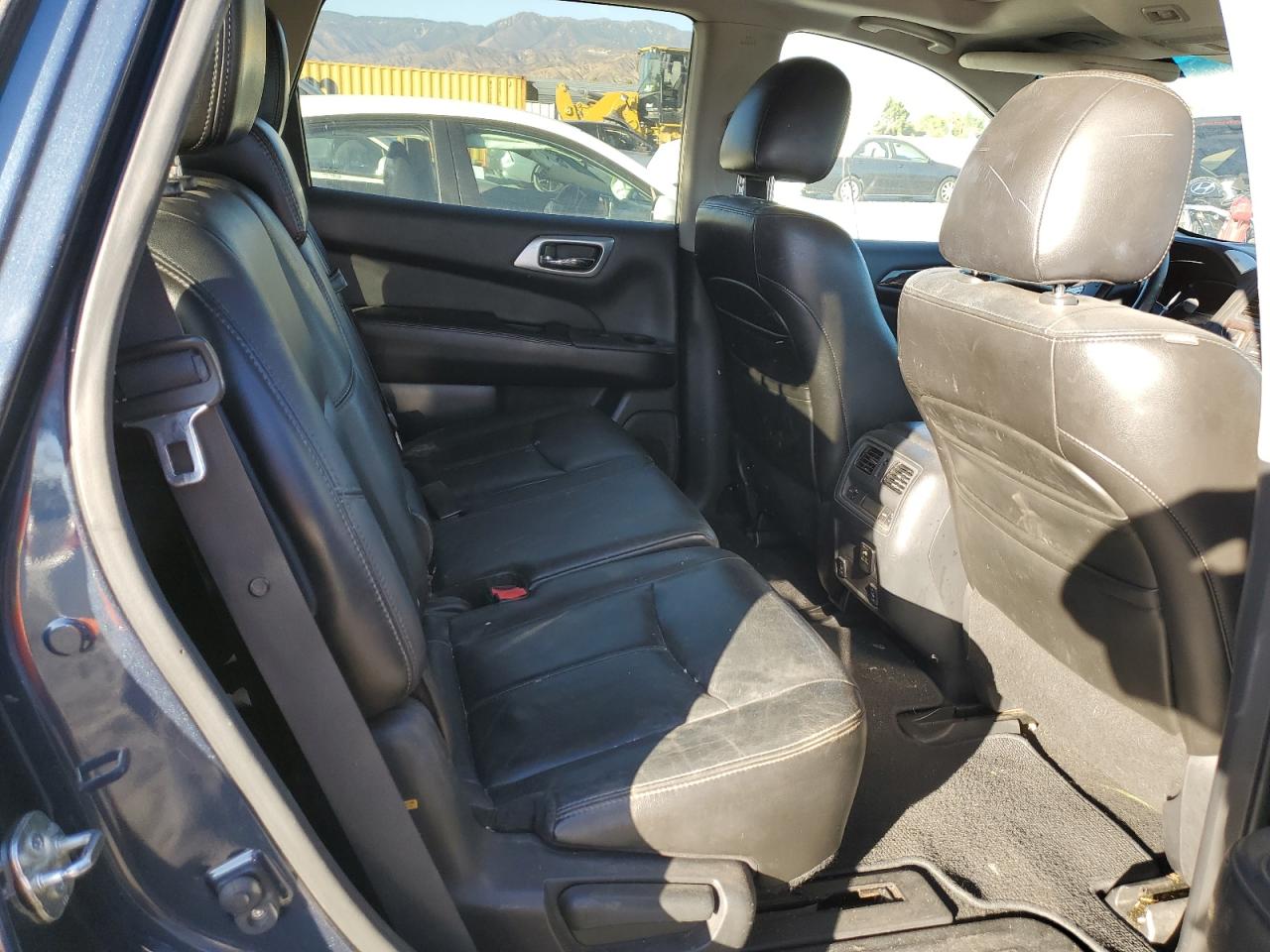 2013 Nissan Pathfinder - Image 11