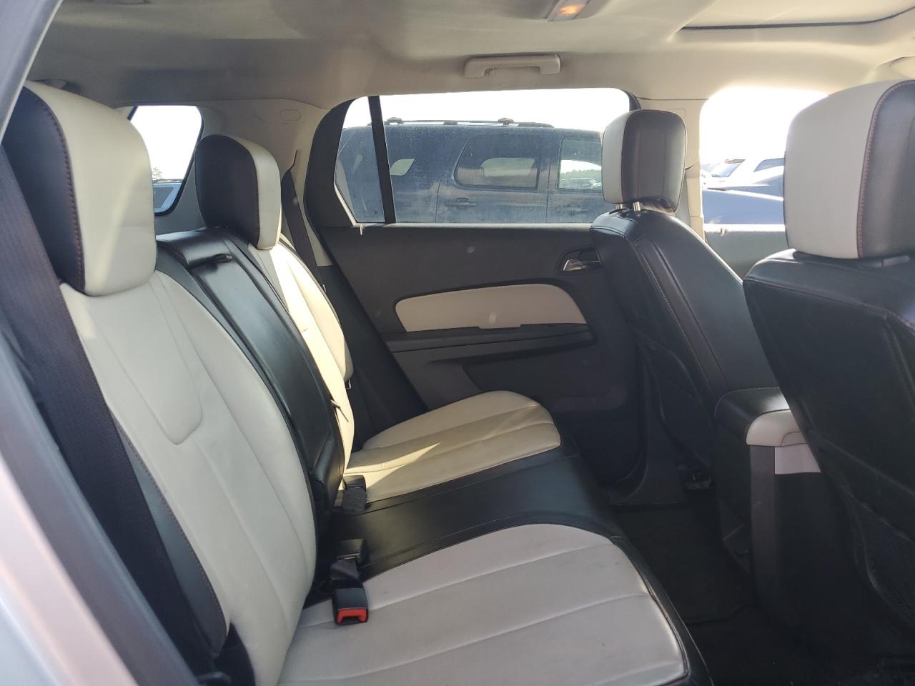 2010 GMC Terrain - Image 11