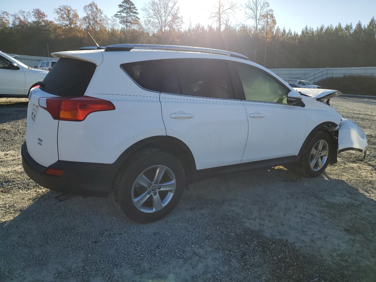 2015 Toyota RAV 4 - Image 3