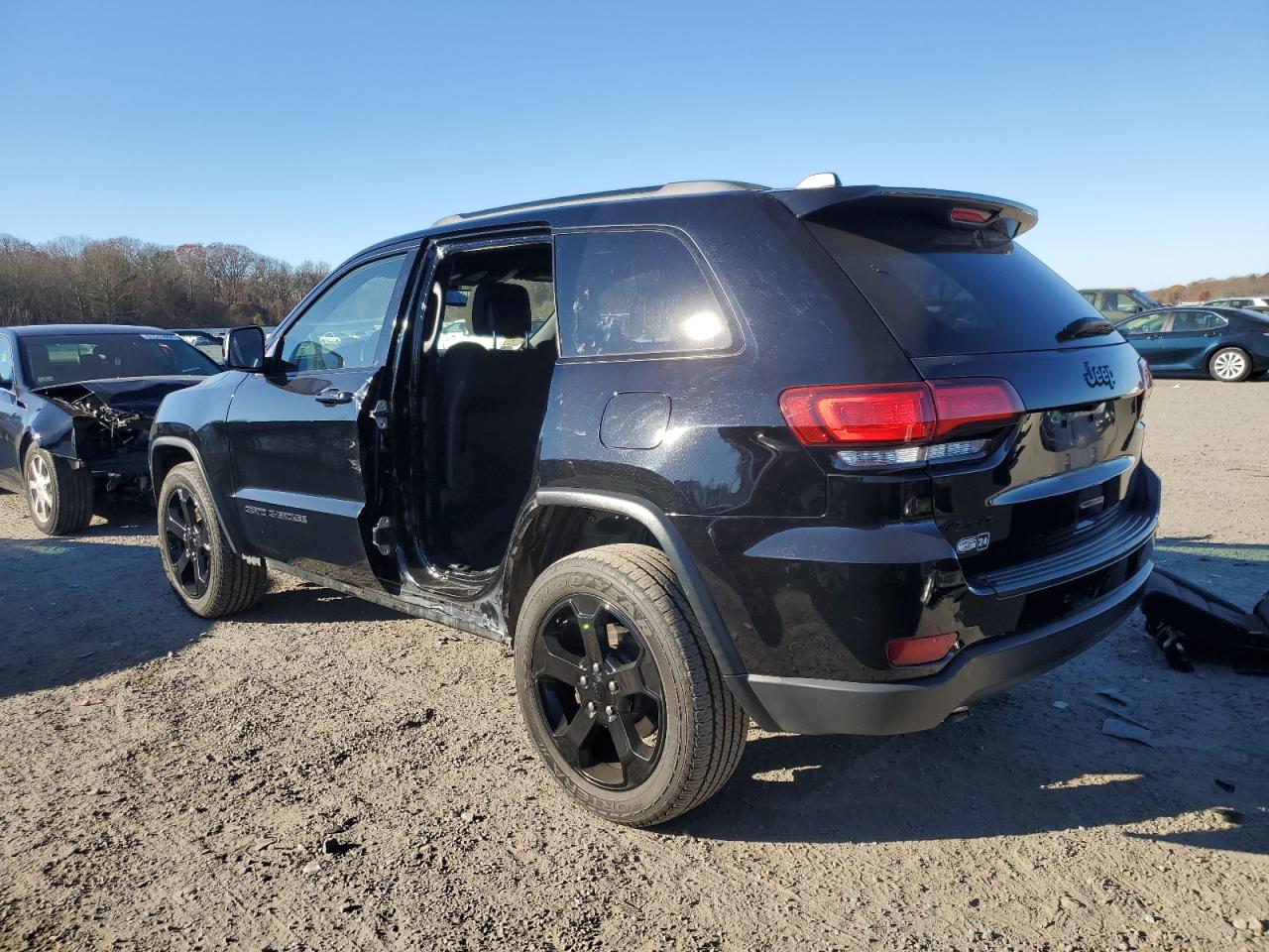 2019 Jeep Grand Cherokee - Image 2