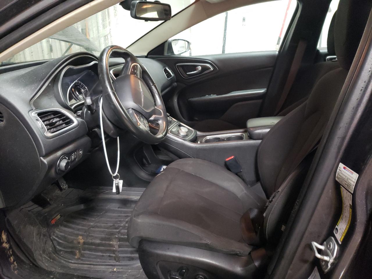 2015 Chrysler 200 - Image 7
