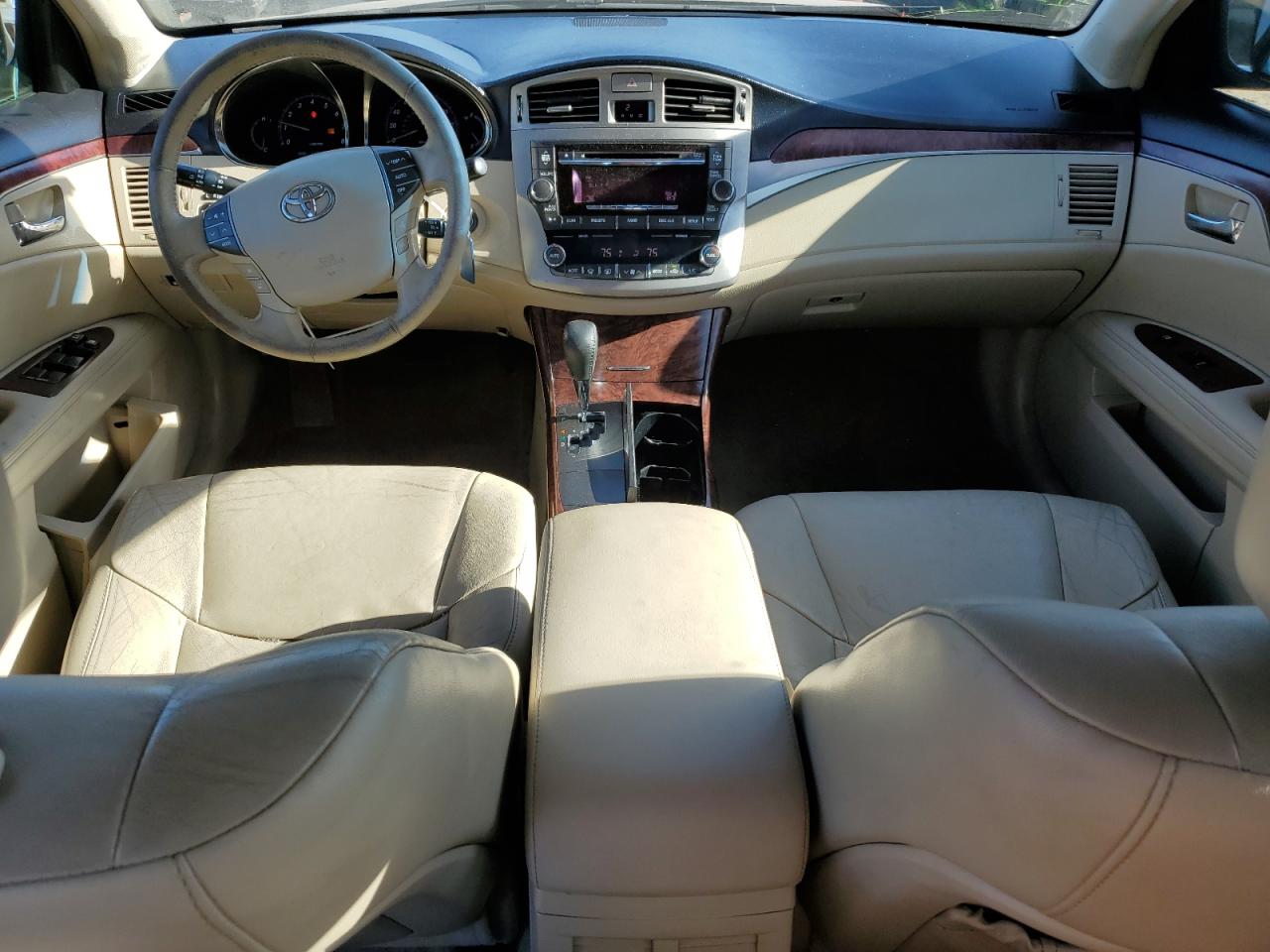 2012 Toyota Avalon - Image 8
