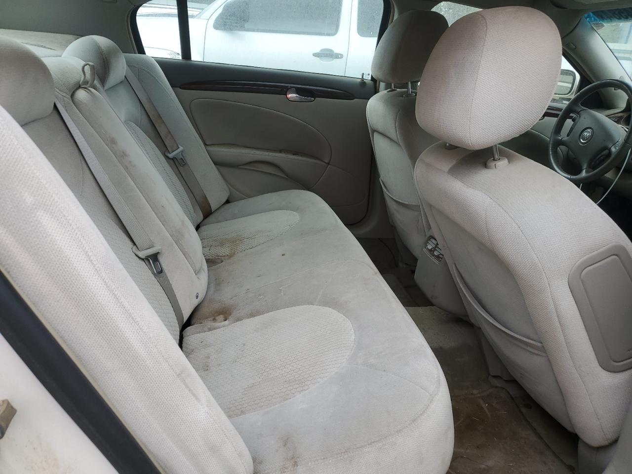 2011 Buick Lucerne - Image 10