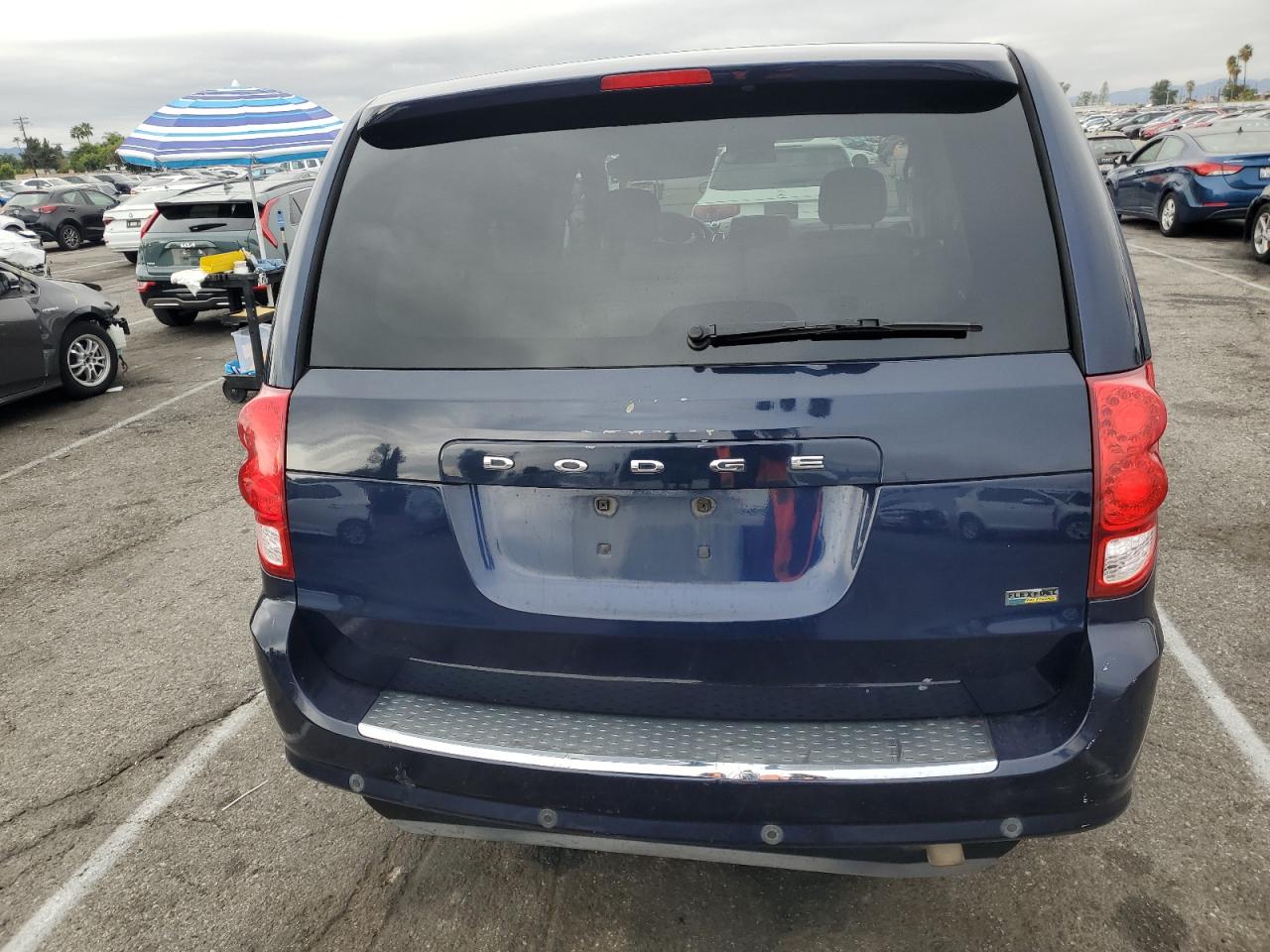 2012 Dodge Caravan - Image 6
