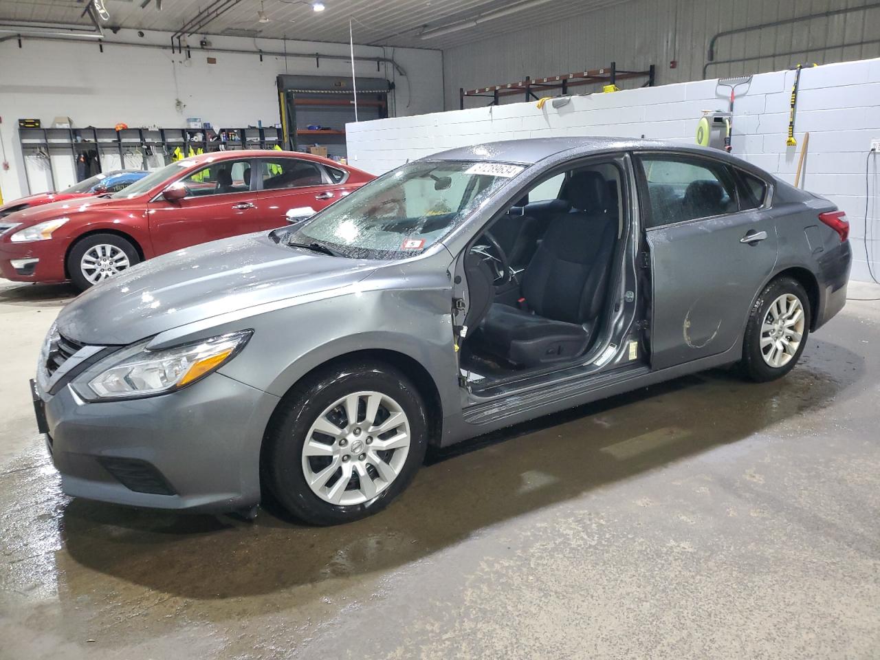2016 Nissan Altima - Image 1