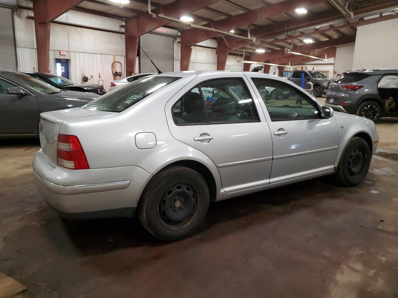 2004 Volkswagen Jetta - Image 3