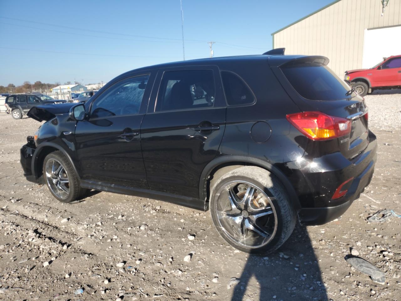 2018 Mitsubishi Outlander - Image 2