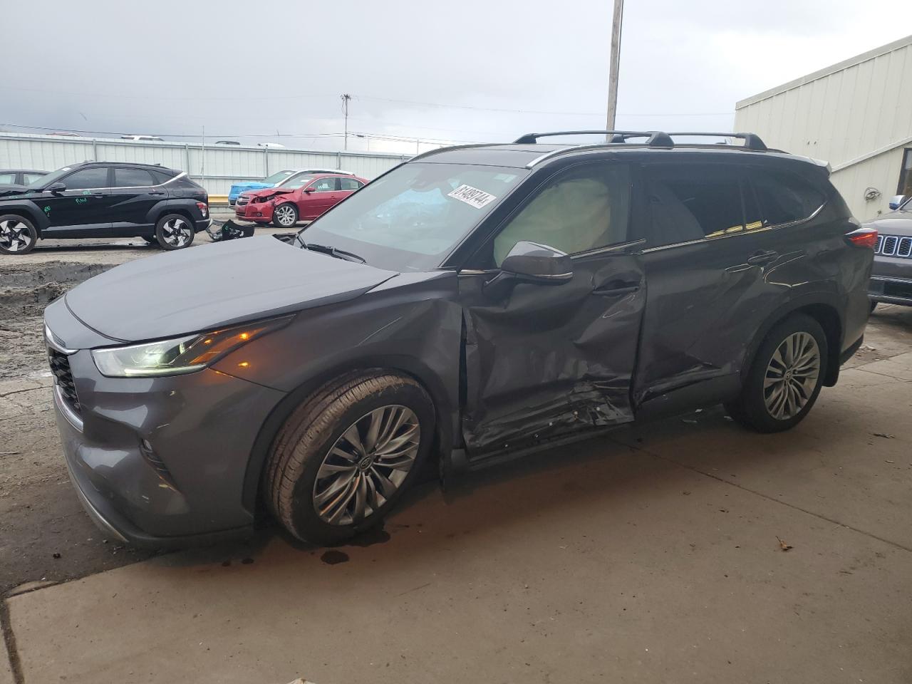2022 Toyota Highlander - Image 1
