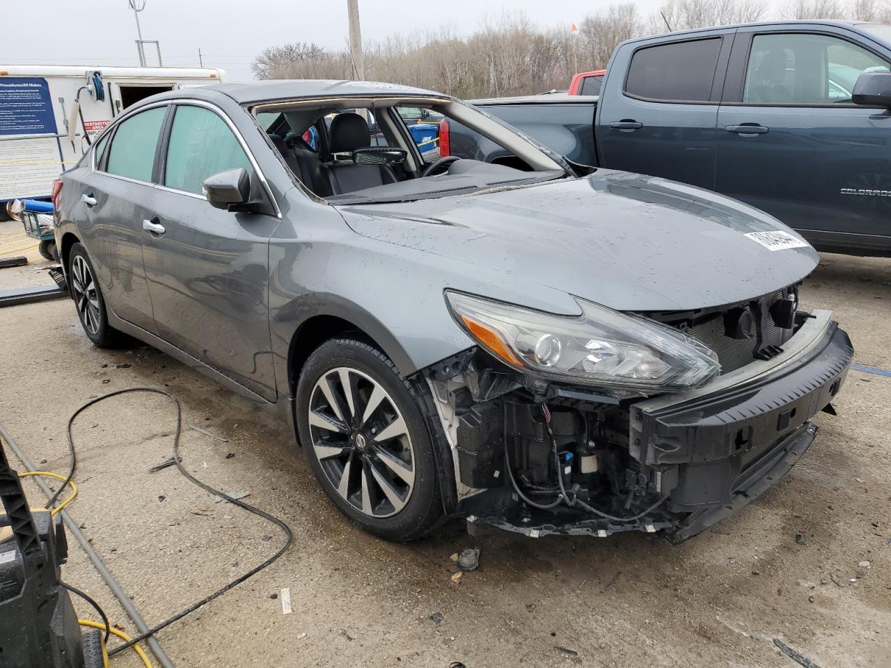 2017 Nissan Altima - Image 4