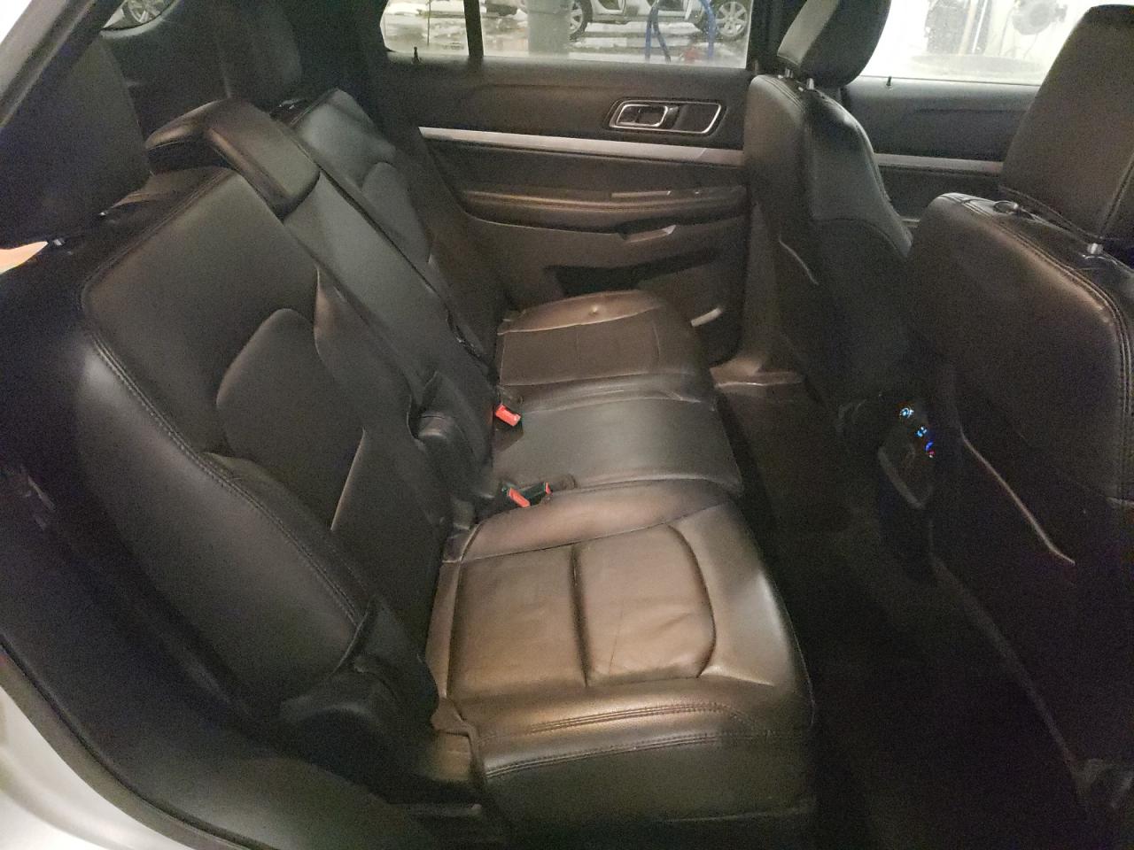 2018 Ford Explorer - Image 11