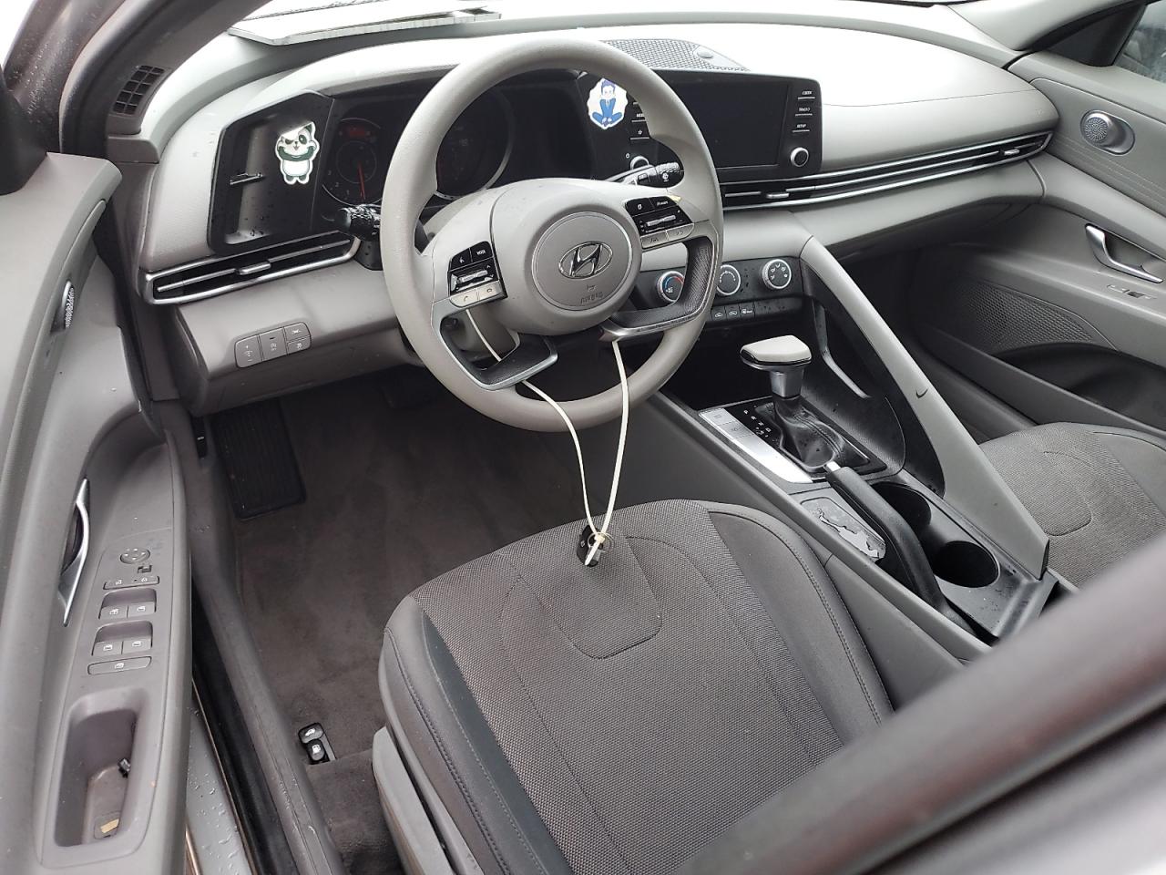 2021 Hyundai Elantra - Image 8