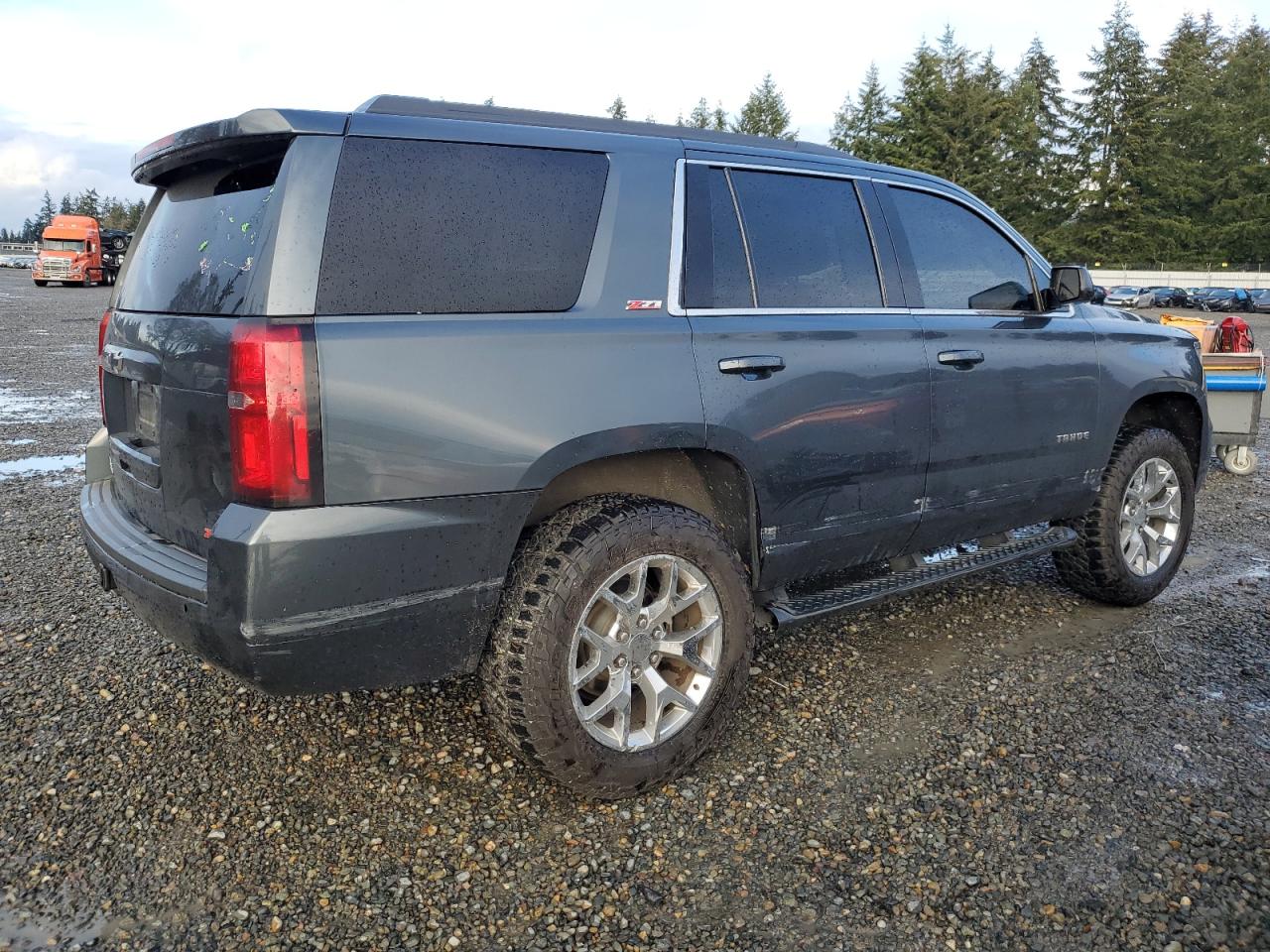 VIN 1GNSKBKC9KR276866 2019 CHEVROLET TAHOE no.3